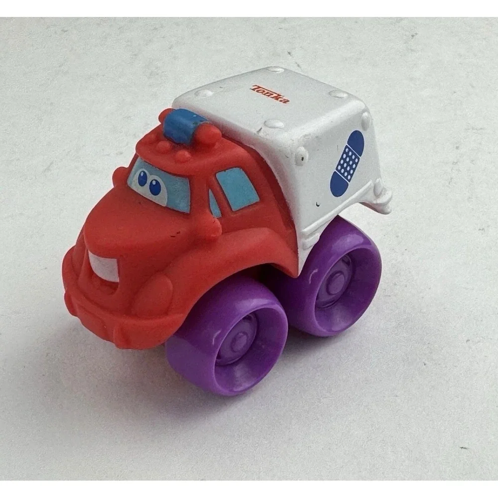 Tonka Chuck & Friends Wheel Pals Lot of 4 Soft Toy Vehicles Fire Police Dog 2005